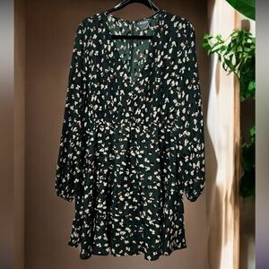 Arula Plus Size 1X Dark Green Floral Boho Cottagecore Smocked Waist Mini Dress